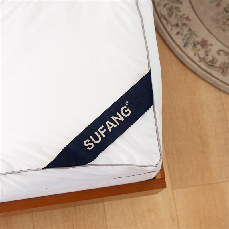 কুইল্ট মাইক্রোফাইবার ফিলিং 40s ডাউনপ্রুফ ফ্যাব্রিক ম্যাট্রেস টপার পরীক্ষা করুন কুইল্ট মাইক্রোফাইবার ফিলিং 40s ডাউনপ্রুফ ফ্যাব্রিক ম্যাট্রেস টপার পরীক্ষা করুন